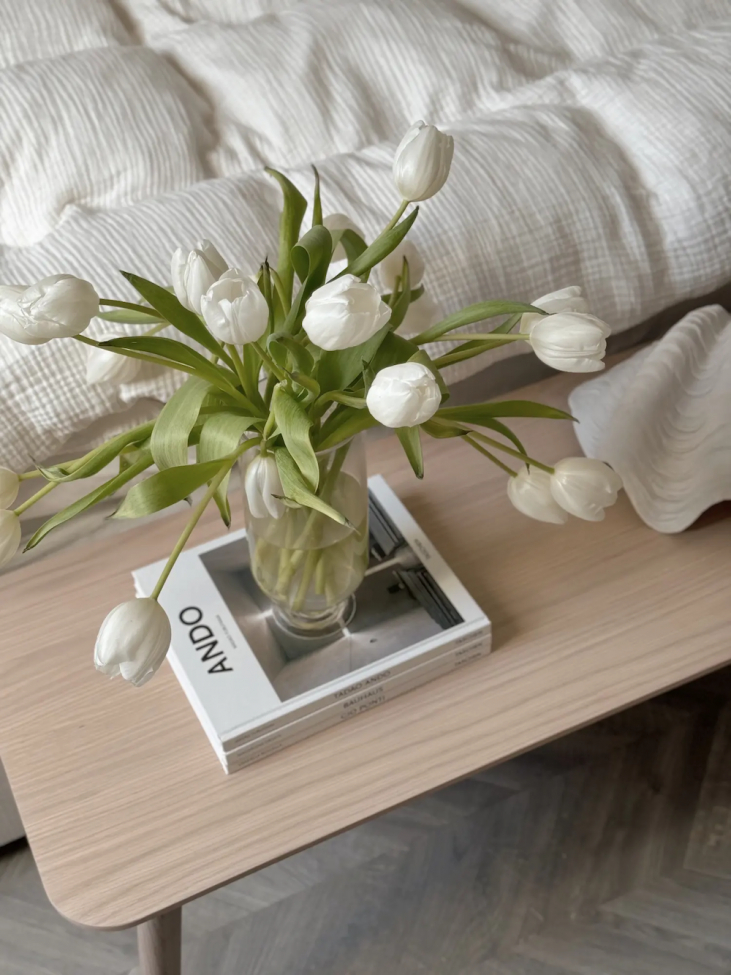 Benk 'Yumi' - Hvitpigmentert eik