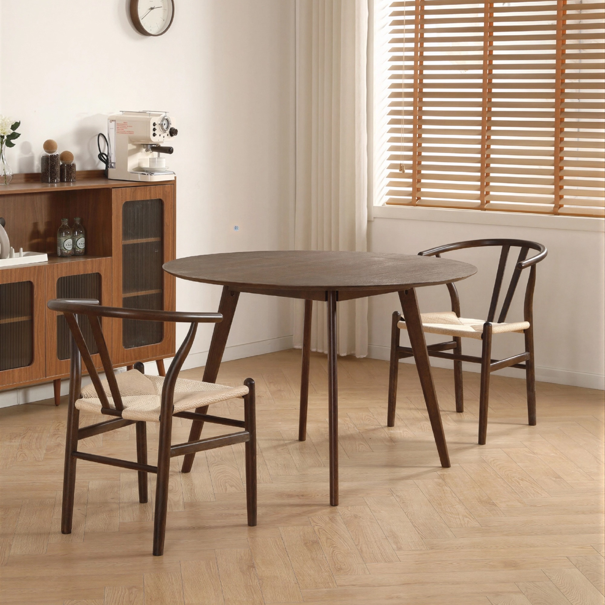 Spisebord 'Luma' Rundt 115cm - Valnøtt