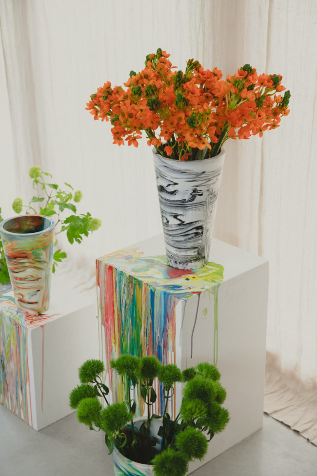 Vase 'Conic' - Svart/Hvit M