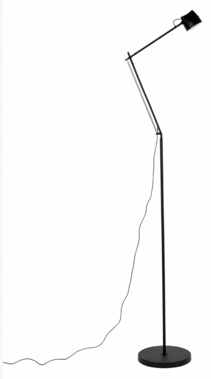 Gulvlampe \'Logan\' - Svart i gruppen Belysning / Lamper / Gulvlamper hos Reforma (5100122)